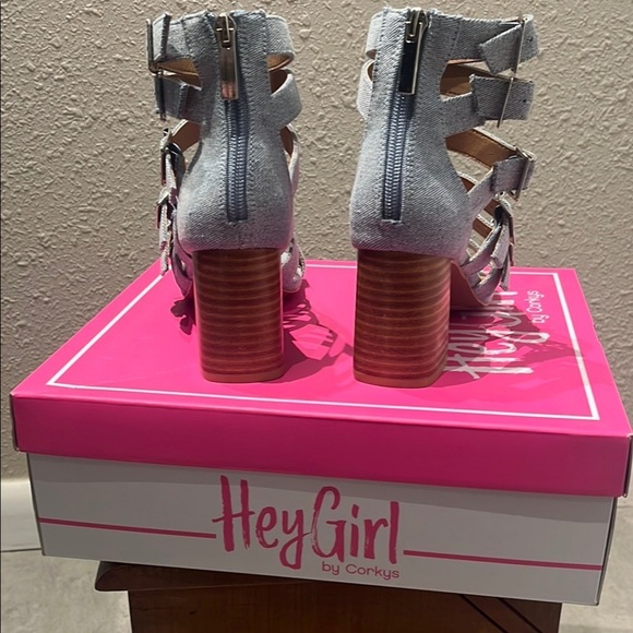 Corkys Gray and Blue Strappy Heels - Picture 5 of 16